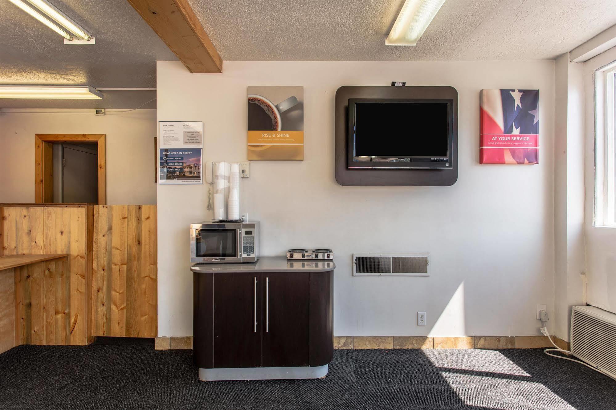 Budget Inn Missoula East מראה חיצוני תמונה