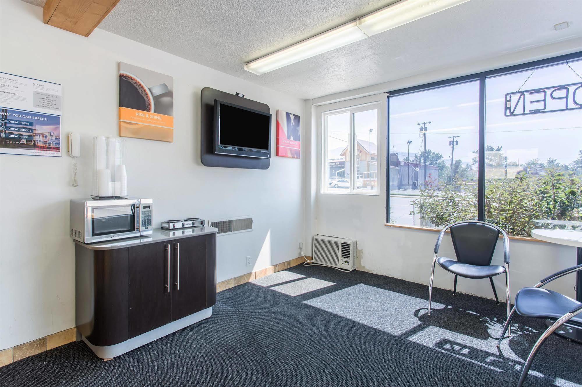Budget Inn Missoula East מראה חיצוני תמונה