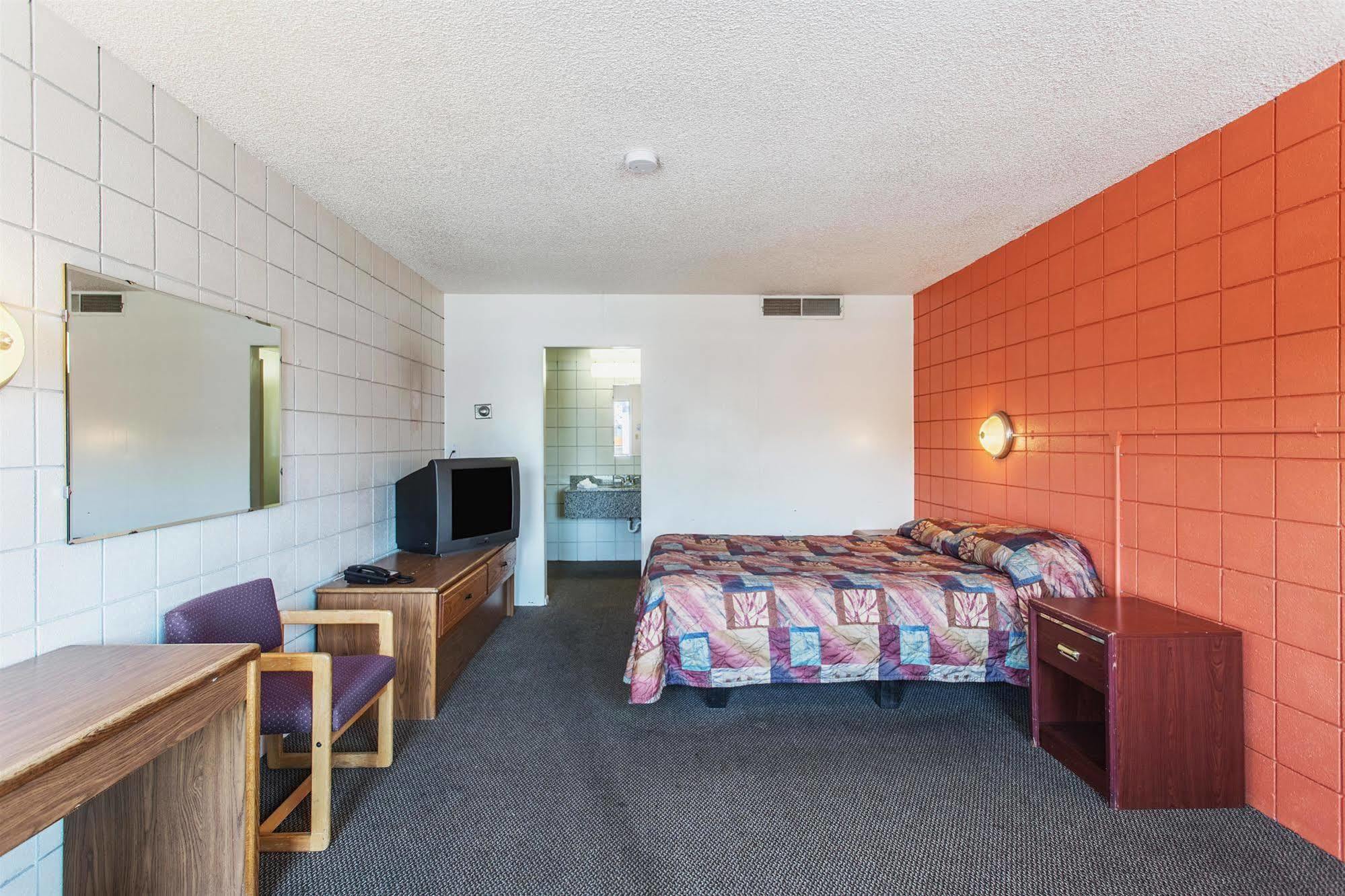 Budget Inn Missoula East מראה חיצוני תמונה